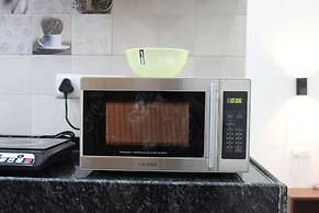 Aura Luxury Studio Near Artemis Hospital