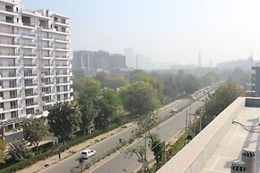 Aura Luxury Studio Near Artemis Hospital