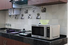 Aura Luxury Studio Near Artemis Hospital