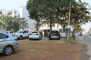 Aura Luxury Studio Near Artemis Hospital