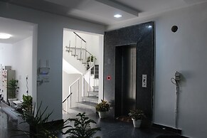 Aura Luxury Studio Near Artemis Hospital
