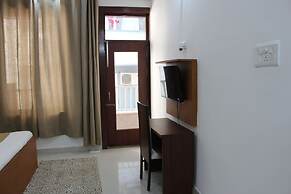 Aura Luxury Studio Near Artemis Hospital