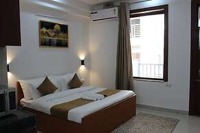 Aura Luxury Studio Near Artemis Hospital