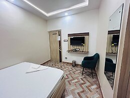 Hotel Dwarka Palace