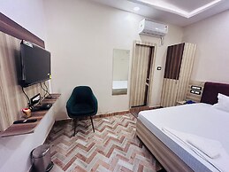 Hotel Dwarka Palace