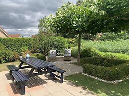 Spacious Bungalow With Garden