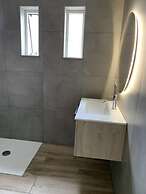 Spacious Bungalow With Garden