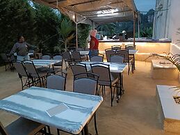 Redhill Cliff Complex