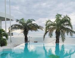 Ocean Beachfront Smart Unit