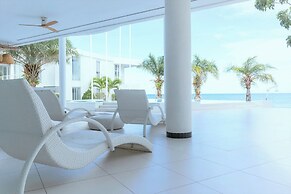 Ocean Beachfront Smart Unit