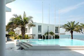 Ocean Beachfront Smart Unit