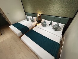 Esquire Hotel Mumbai