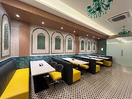 Esquire Hotel Mumbai