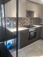 Fabapartment-12pmcheckout-freebubbly-seaside