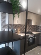 Fabapartment-12pmcheckout-freebubbly-seaside