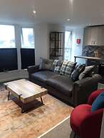 Fabapartment-12pmcheckout-freebubbly-seaside