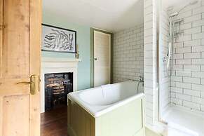 The Lewes Place - Contemporary 3bdr House With Patio