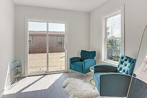 Pet-friendly Galveston Retreat < 1 Mi to Beaches!