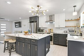 Pet-friendly Galveston Retreat < 1 Mi to Beaches!