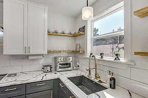 Pet-friendly Galveston Retreat < 1 Mi to Beaches!