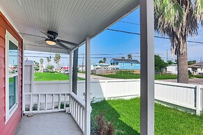 Pet-friendly Galveston Retreat < 1 Mi to Beaches!
