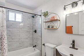 Pet-friendly Galveston Retreat < 1 Mi to Beaches!