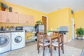 Outdoor Entertainment Area: Quiet Aurora Studio!