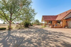 Outdoor Entertainment Area: Quiet Aurora Studio!