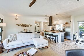 Private Pool & Dock: Relaxing Port Charlotte Oasis