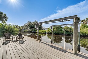 Private Pool & Dock: Relaxing Port Charlotte Oasis