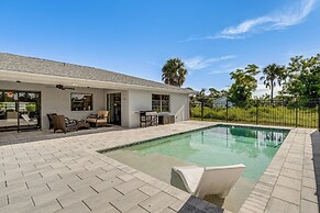 Private Pool & Dock: Relaxing Port Charlotte Oasis