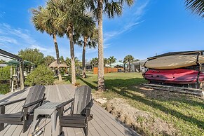 Private Pool & Dock: Relaxing Port Charlotte Oasis