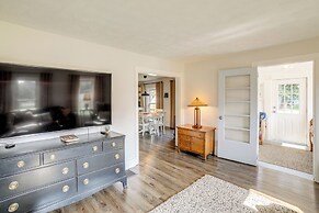 'city Girl Farmhouse' in Hudsonville w/ Hot Tub