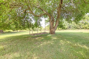 'city Girl Farmhouse' in Hudsonville w/ Hot Tub