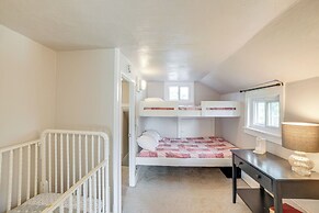 'city Girl Farmhouse' in Hudsonville w/ Hot Tub