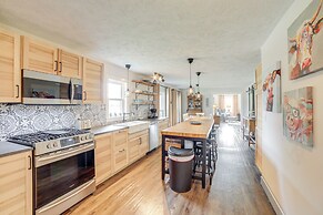 'city Girl Farmhouse' in Hudsonville w/ Hot Tub