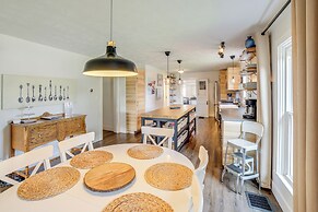 'city Girl Farmhouse' in Hudsonville w/ Hot Tub