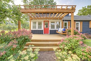 'city Girl Farmhouse' in Hudsonville w/ Hot Tub