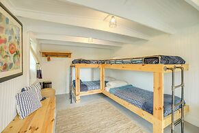 'city Girl Farmhouse' in Hudsonville w/ Hot Tub