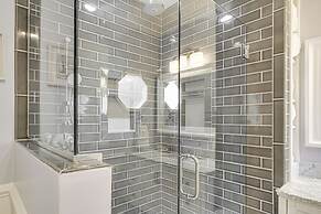 Lebanon Retreat: Decks, Fire Pit & Yard