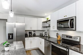 Mason Home: Fenced Yard, Covered Patio