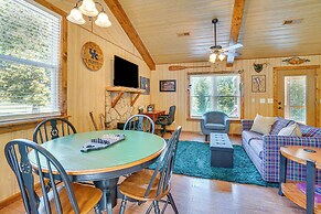 Peaceful Kuttawa Cabin w/ Fire Pit: Explore & Play