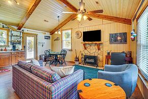 Peaceful Kuttawa Cabin w/ Fire Pit: Explore & Play