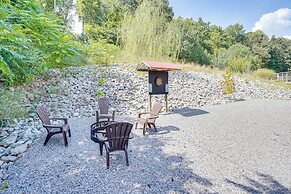 Peaceful Kuttawa Cabin w/ Fire Pit: Explore & Play