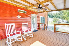 Peaceful Kuttawa Cabin w/ Fire Pit: Explore & Play