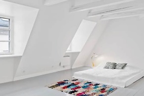 Three-story House Four Rooms