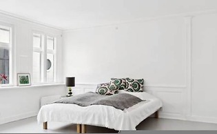 Three-story House Four Rooms