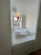 Elegant Apartment In Central