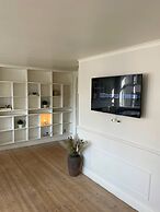 Elegant Apartment In Central