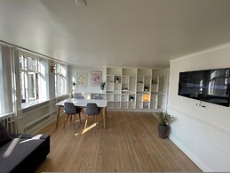 Elegant Apartment In Central